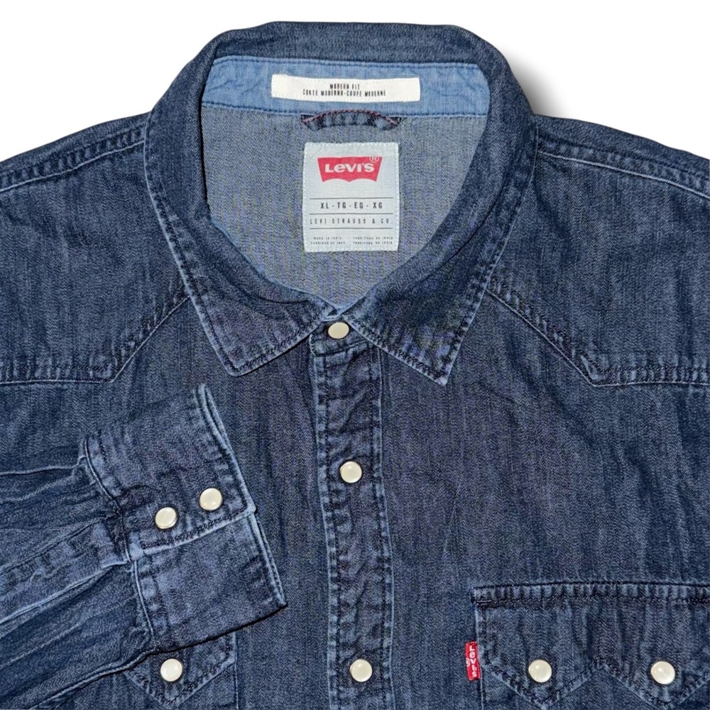 Levis Mens XL Modern Fit Dark Wash Denim Western Pearl Snap Shirt 61879-0003